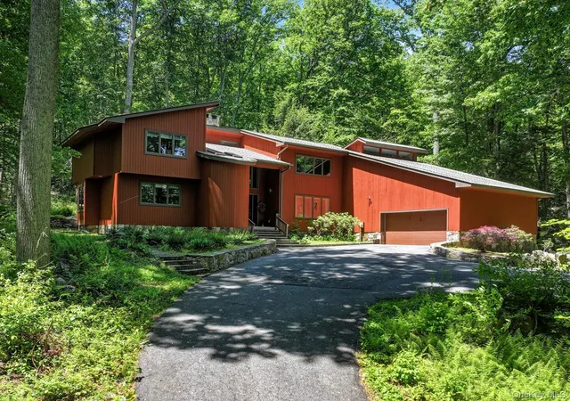Homes for sale in East Fishkill, NY | 5 Buroak Dr, East Fishkill, NY 12533 | MLS# 1006162