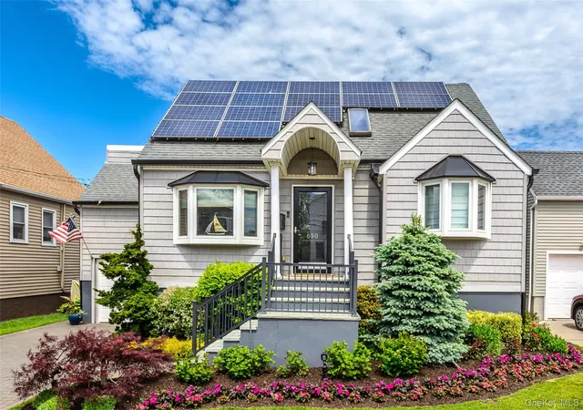 1st image of 650 S 9th St, Lindenhurst, NY 11757 | MLS# 1006172