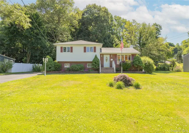 Homes for sale in Clarkstown, NY | 6 Beech St, Clarkstown, NY 10954 | MLS# 1006233