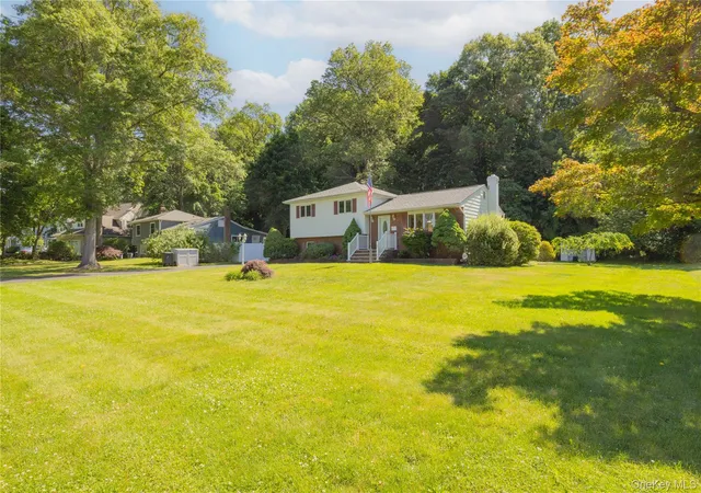 3rd image of 6 Beech St, Clarkstown, NY 10954 | MLS# 1006233