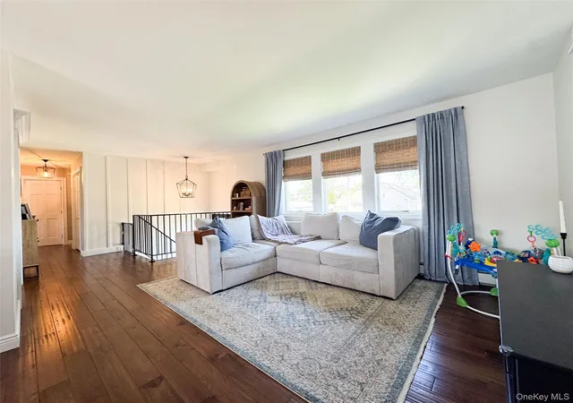 5th image of 3618 Ladonia St, Hempstead, NY 11783 | MLS# 1006245