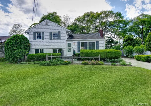 1st image of 714 Tanglewood Rd, West Islip, NY 11795 | MLS# 1006258