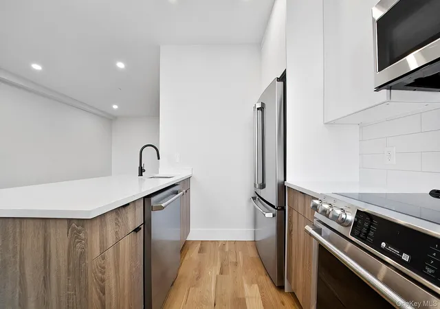 Photo 3 of Condo for sale at 256 Putnam Ave #4PH, New York, NY 11216 | MLS# 1006279 | Listing updated on 2026-08-30