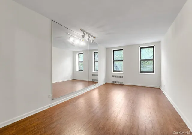 5th image of 83-11 139Th St, New York City, NY 11435