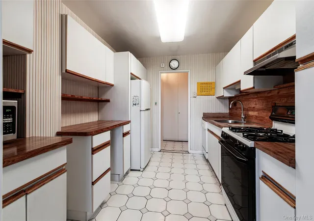5th image of 3935 Blackstone Ave #10C, New York, NY 10471 | MLS# 1006287