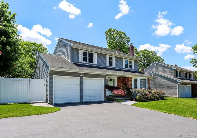 2nd image of 4 Quincy Ln, Smithtown, NY 11787 | MLS# 1006293