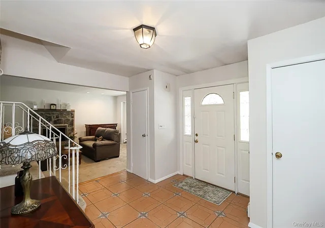 5th image of 4 Quincy Ln, Smithtown, NY 11787 | MLS# 1006293