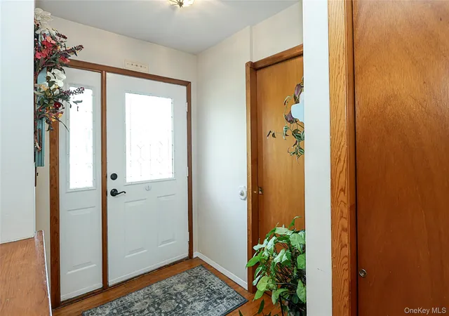 3rd image of 1372 Pine Dr, Bay Shore, NY 11706 | MLS# 1006311