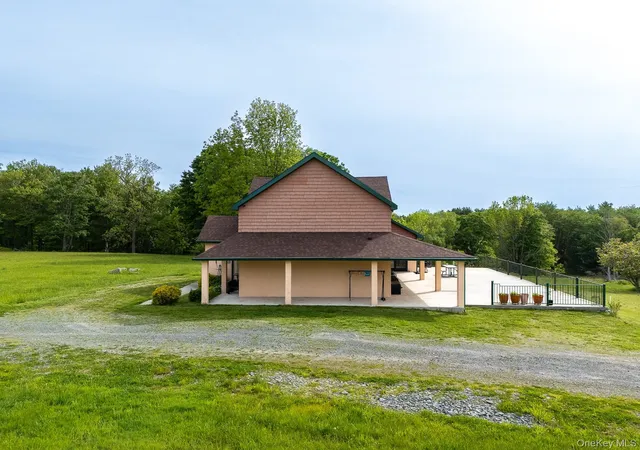 Photo 4 of Single family home for sale at 240 A Mountaindale Rd, Woodridge, NY 12789 | MLS# 1006318 | Listing updated on 2026-06-02