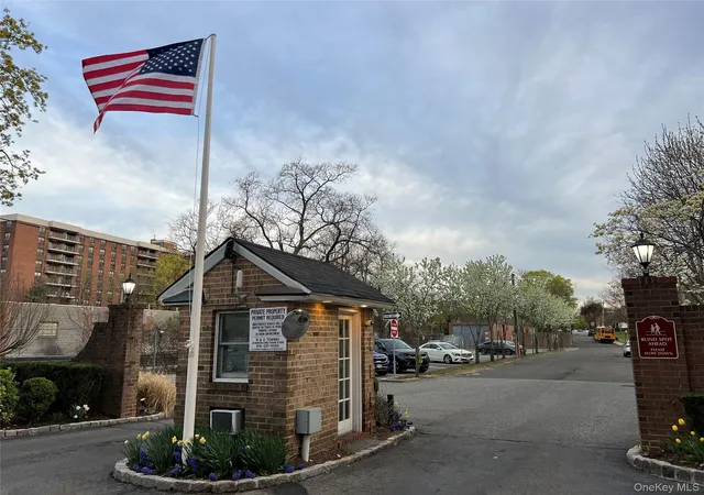 Homes for sale in Eastchester, NY | 2 Consulate Dr #1-A, Eastchester, NY 10707 | MLS# 1006338