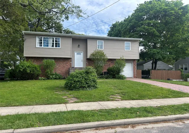 1st image of 9 Oakley St, Massapequa, NY 11758 | MLS# 1006339