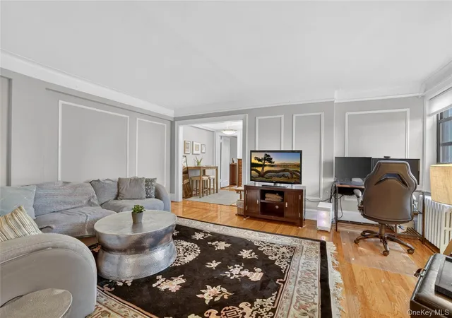 5th image of 42 Pondfield Rd W, Yonkers, NY 10708