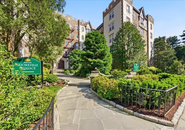 Photo 1 of Sale Pending at 1468 Midland Ave #1A, Yonkers, NY 10708 | MLS# 1006352 | Listing updated on 2026-09-19