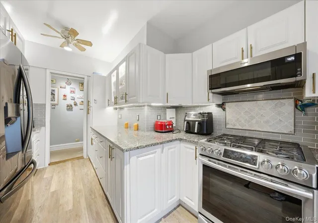 Photo 3 of Sale Pending at 1468 Midland Ave #1A, Yonkers, NY 10708 | MLS# 1006352 | Listing updated on 2026-09-19