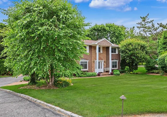 Homes for sale in Huntington, NY | 39 Tamara Ct, Huntington, NY 11747 | MLS# 1006361