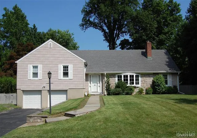 Homes for sale in Scarsdale, NY | 6 Oakstwain Rd, Scarsdale, NY 10583 | MLS# 1006365