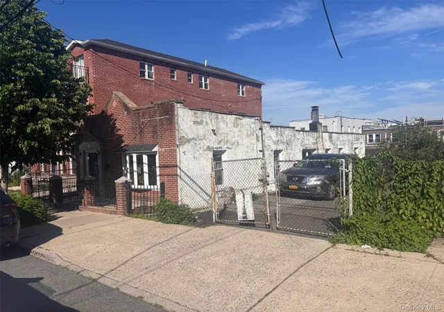 2nd image of 4438 Furman Ave, New York, NY 10466 | MLS# 1006384