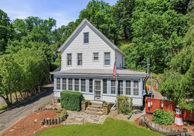 Photo 5 of Single family home for sale at 27 Free Hl Rd, Tomkins Cove, NY 10986 | MLS# 1006399 | Listing updated on 2026-08-18