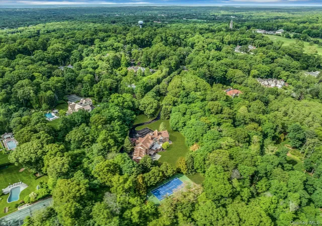 Photo 3 of Mansion for sale at 12 Saddle Ridge Rd, North Hempstead, NY 11568 | MLS# 1006411 | Listing updated on 2026-08-28