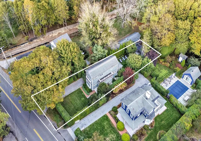 Photo 3 of Single family home for sale at 188 S Country Rd, Remsenburg, NY 11960 | MLS# 1006425 | Listing updated on 2026-08-28