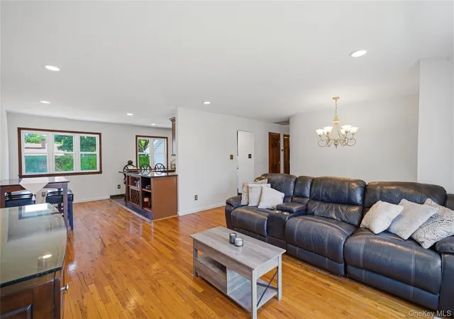 4th image of 129 Sherman St, Brentwood, NY 11717 | MLS# 1006516
