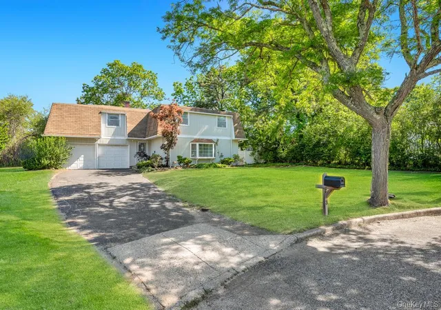 2nd image of 3 Sugar Pine Cir, Brookhaven, NY 11763 | MLS# 1006525
