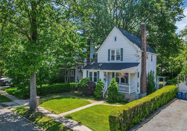 2nd image of 38 Macgregor Ave, Roslyn Heights, NY 11577 | MLS# 1006572