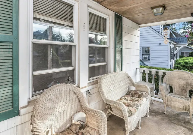 3rd image of 38 Macgregor Ave, Roslyn Heights, NY 11577 | MLS# 1006572