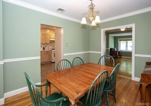 Photo 4 of Single family home for sale at 81 Summers St, Oyster Bay, NY 11771 | MLS# 1006593 | Listing updated on 2026-08-14
