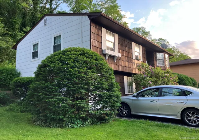 3rd image of 11 Harmony Ln, Glen Cove, NY 11542 | MLS# 1006594