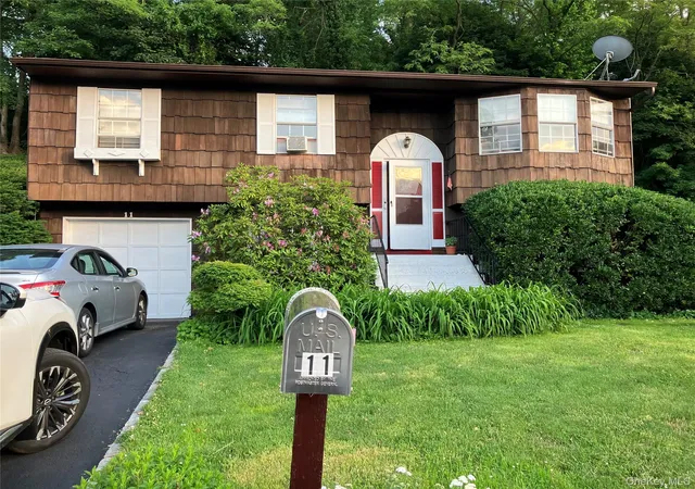 4th image of 11 Harmony Ln, Glen Cove, NY 11542 | MLS# 1006594