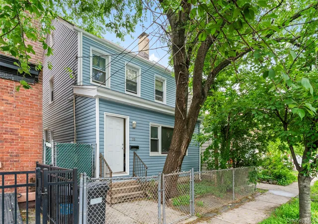 Homes for sale in New York, NY | 218 Targee Street, New York, NY 10304 | MLS# 1006597