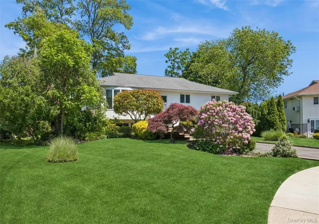 2nd image of 20 Melbourne Ln, Oyster Bay, NY 11804 | MLS# 1006608