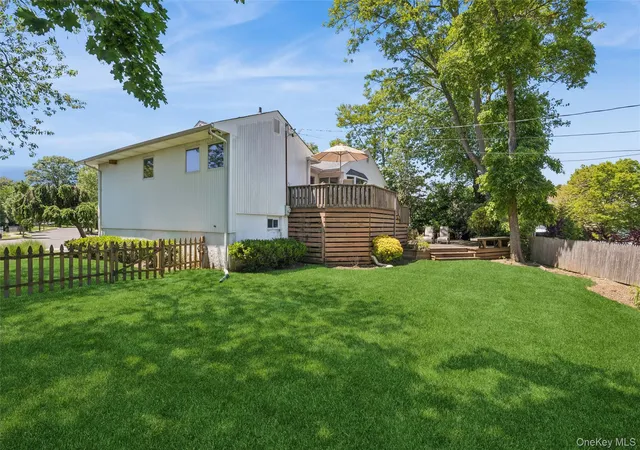 24th image of 20 Melbourne Ln, Oyster Bay, NY 11804 | MLS# 1006608