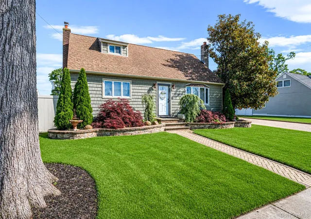 2nd image of 403 Brookside Ct, Copiague, NY 11726 | MLS# 1006615