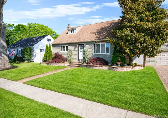 3rd image of 403 Brookside Ct, Copiague, NY 11726 | MLS# 1006615