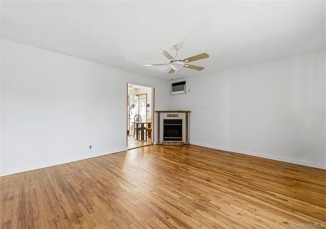 4th image of 403 Brookside Ct, Copiague, NY 11726 | MLS# 1006615