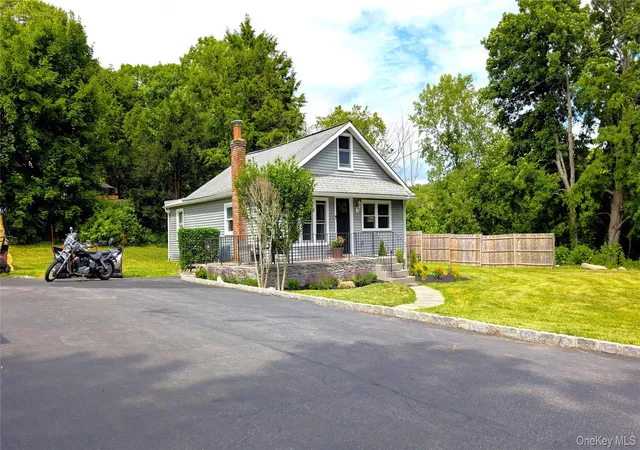 Homes for sale in Kent, NY | 26 Roslyn Rd, Kent, NY 10512 | MLS# 1006627