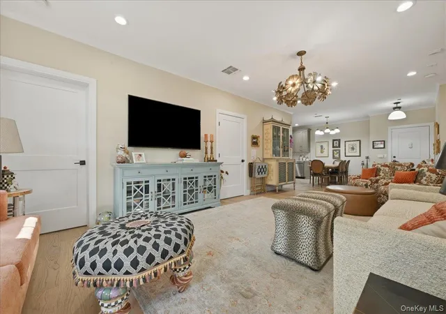 5th image of 15103 Aspenwood Dr, Oyster Bay, NY 11803 | MLS# 1006637