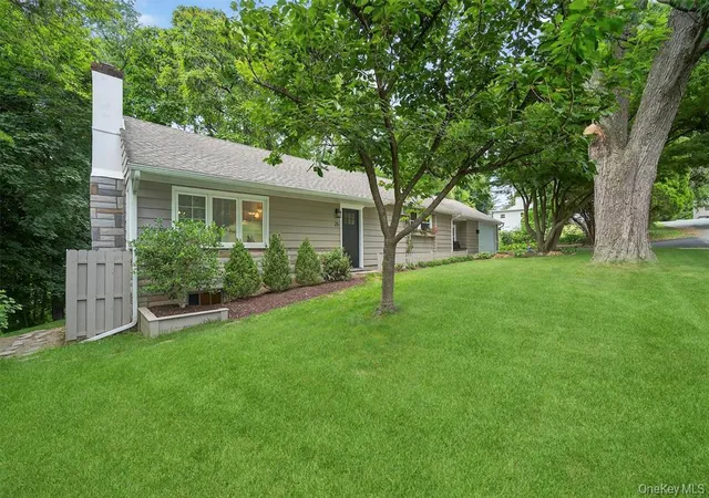 Photo 3 of Sale Pending at 26 Overlook Dr, Warwick, NY 10990 | MLS# 1006674 | Listing updated on 2026-07-19