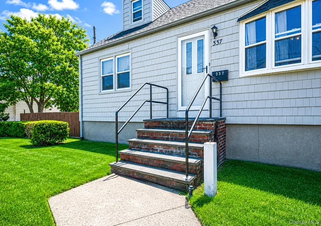 3rd image of 337 S 14Th St, Babylon, NY 11757 | MLS# 1006684