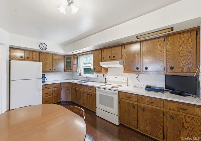 5th image of 337 S 14Th St, Babylon, NY 11757 | MLS# 1006684