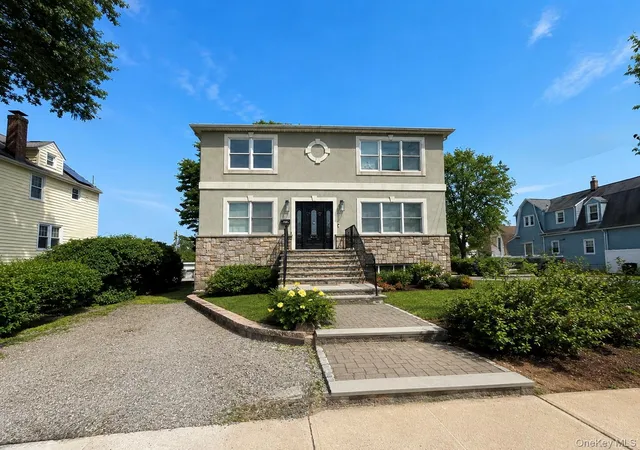 Photo 1 of Sale Pending at 424 Bellevue Ave, Yonkers, NY 10703 | MLS# 1006690 | Listing updated on 2026-08-17