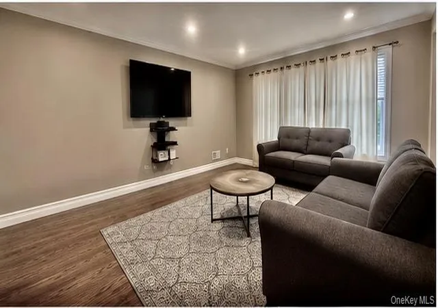Photo 4 of Sale Pending at 424 Bellevue Ave, Yonkers, NY 10703 | MLS# 1006690 | Listing updated on 2026-08-17
