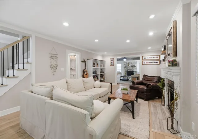 4th image of 30 Landing Meadow Rd, Smithtown, NY 11787 | MLS# 1006718