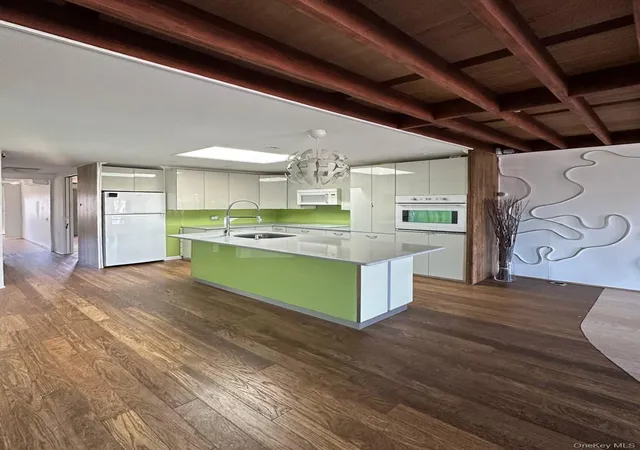2nd image of 310 Delaware Ave, Staten Island, NY 10305 | MLS# 1006740