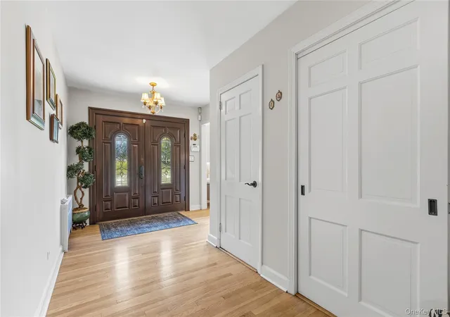 Photo 3 of Single family home for sale at 1 Hunting Ridge Rd, White Plains, NY 10605 | MLS# 1006771 | Listing updated on 2026-08-18