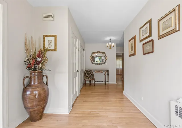 Photo 4 of Single family home for sale at 1 Hunting Ridge Rd, White Plains, NY 10605 | MLS# 1006771 | Listing updated on 2026-08-18