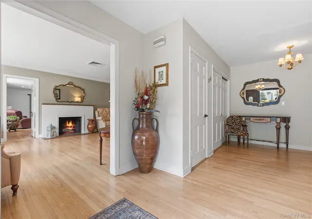 Photo 5 of Single family home for sale at 1 Hunting Ridge Rd, White Plains, NY 10605 | MLS# 1006771 | Listing updated on 2026-08-18