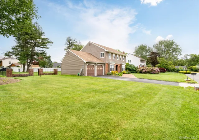 4th image of 12 Annandale Rd, Brookhaven, NY 11790 | MLS# 1006788